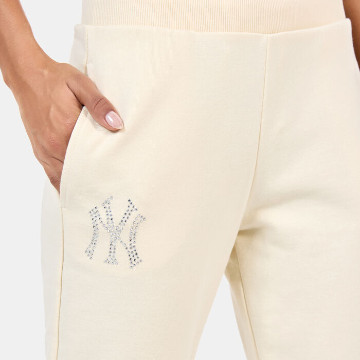New Era Women's MLB New York Yankees Diamante Joggers Beige New Era Women's MLB New York Yankees Diamante Joggers Beige image number 3