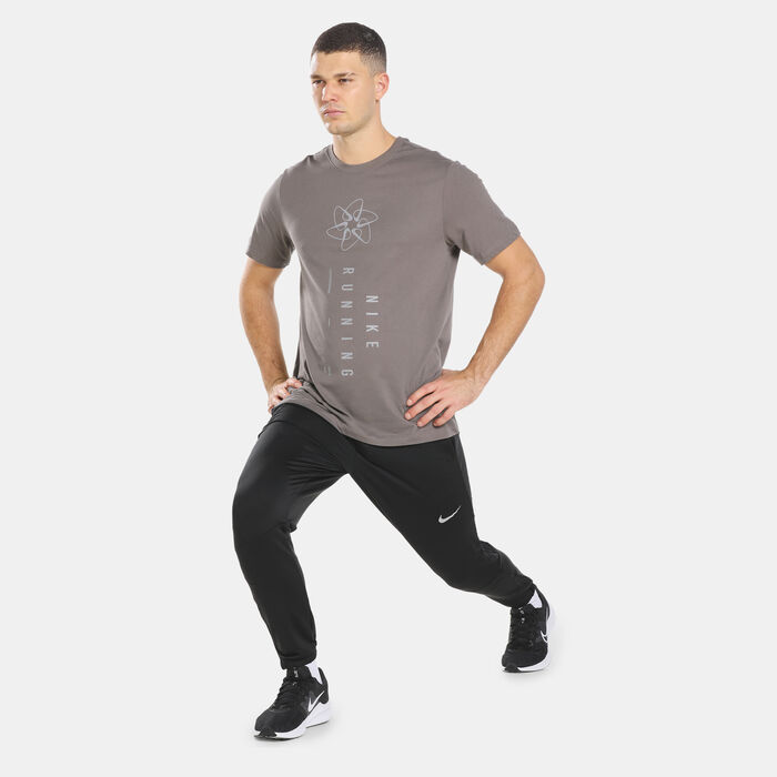Nike Men's Dri-FIT Run Division T-Shirt Grey image number 2