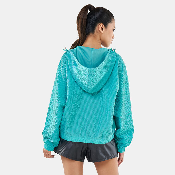 Nike Women's Icon Clash Woven Running Pullover Jacket Green Nike Women's Icon Clash Woven Running Pullover Jacket Green image number 1