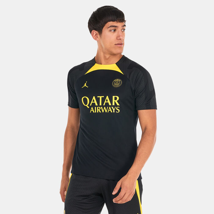 Jordan Men's Paris Saint-Germain Dri-FIT Strike 4th Jersey - 2022/23 Black Jordan Men's Paris Saint-Germain Dri-FIT Strike 4th Jersey - 2022/23 Black image number 0