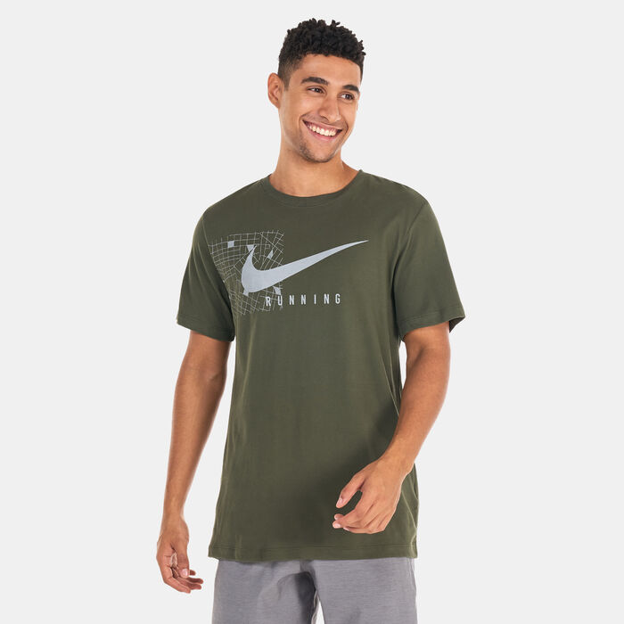 Nike Men's Dri-FIT Run Division T-Shirt Green Nike Men's Dri-FIT Run Division T-Shirt Green image number 0