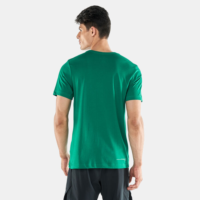 Nike Men's Dri-FIT Graphic Training T-Shirt Green image number 1