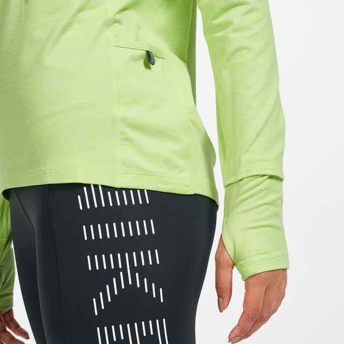 Nike Women's Element Half-Zip Hoodie image number 3