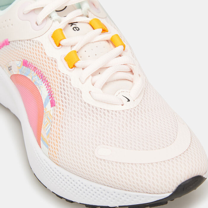 Nike Women's React Escape Run 2 Shoe Pink image number 4