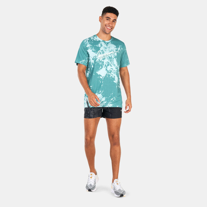Nike Men's Dri-FIT Run Division Printed T-Shit Green image number 2