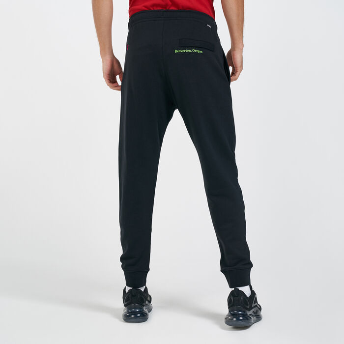Nike Men's Sportswear World Tour Sweatpants Black Nike Men's Sportswear World Tour Sweatpants Black image number 1