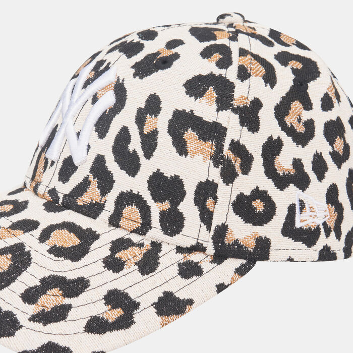 New Era Women's MLB New York Yankees Leopard Print 9FORTY Cap Black New Era Women's MLB New York Yankees Leopard Print 9FORTY Cap Black image number 2