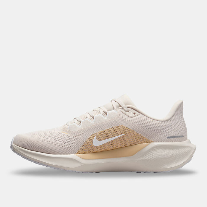 Nike Men's Pegasus 41 Road Running Shoes White image number 2