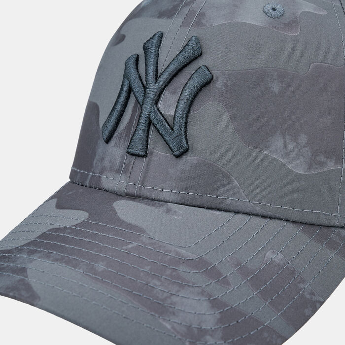New Era Men's New York Yankees 9FORTY Adjustable Cap Grey New Era Men's New York Yankees 9FORTY Adjustable Cap Grey image number 2