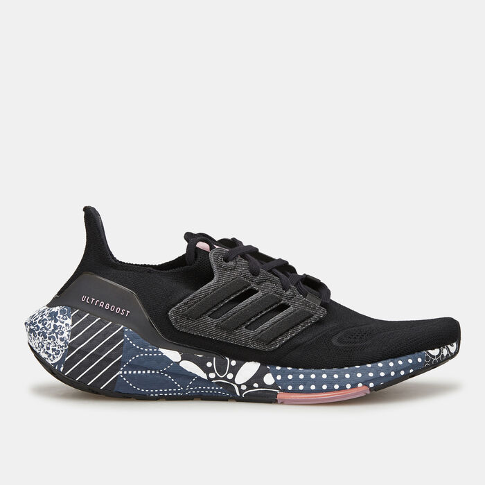 adidas Women's Ultraboost 22 Shoe Black image number 0