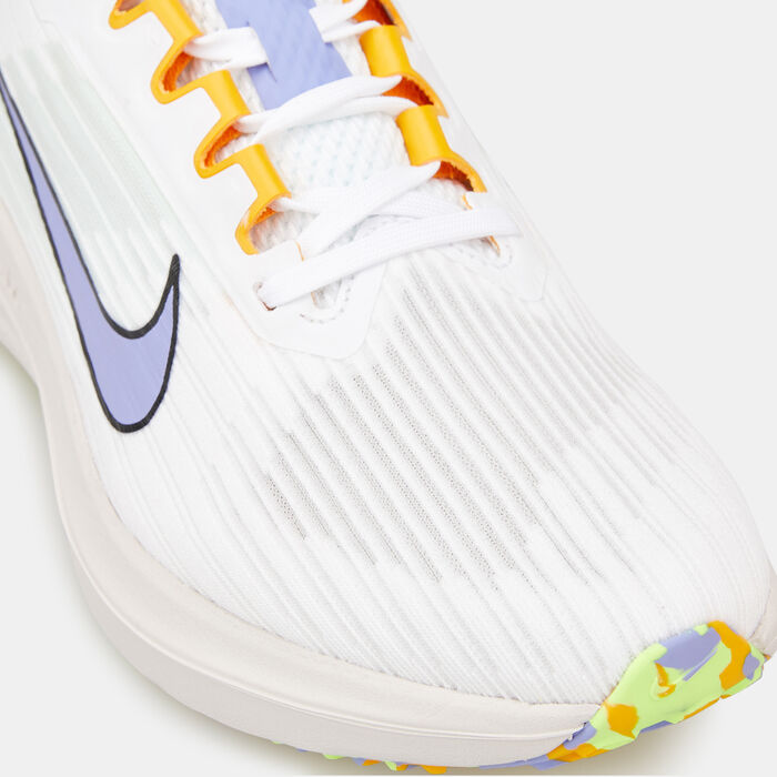 Nike Women's Air Winflo 9 Premium Road Running Shoe White Nike Women's Air Winflo 9 Premium Road Running Shoe White image number 4