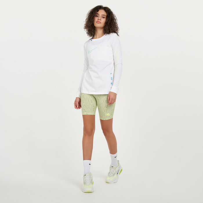 Nike Women's Sportswear Printed Bike Shorts Green Nike Women's Sportswear Printed Bike Shorts Green image number 2