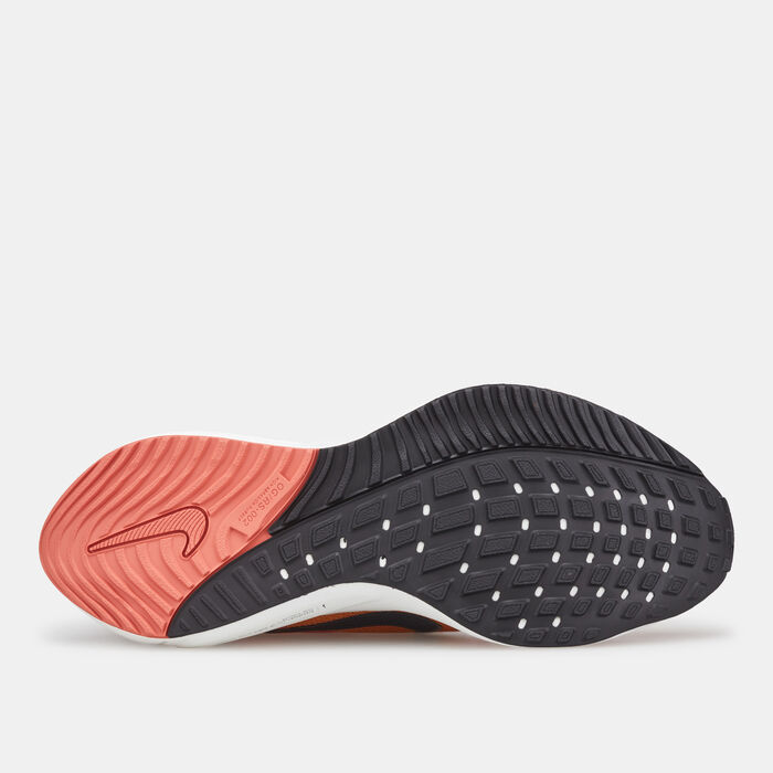 Nike Men's Air Zoom Vomero 16 Road Running Shoe yellow Nike Men's Air Zoom Vomero 16 Road Running Shoe yellow image number 4