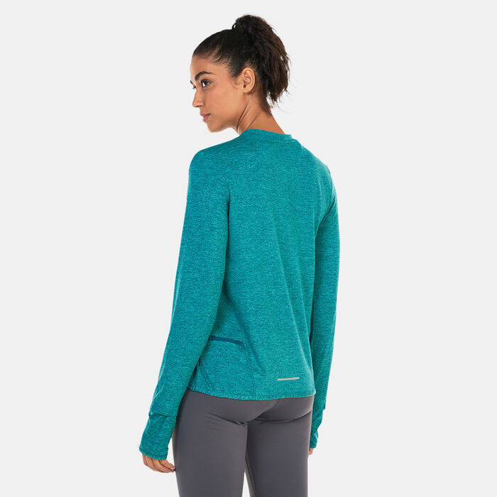 Nike Women's Swift Element Dri-FIT UV T-Shirt Blue Nike Women's Swift Element Dri-FIT UV T-Shirt Blue image number 1