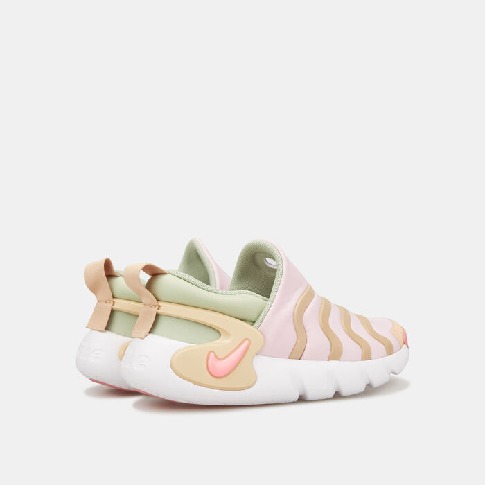 Nike Kids’ Dynamo Go Shoe (Younger Kids) Pink Nike Kids’ Dynamo Go Shoe (Younger Kids) Pink image number 2