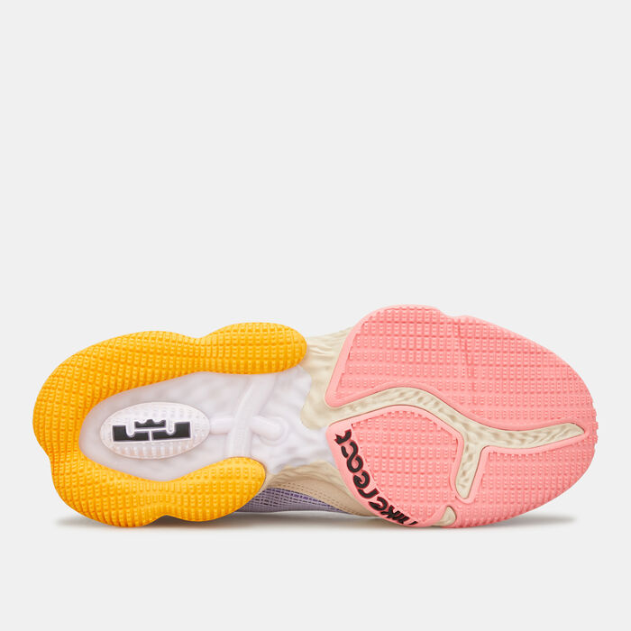 Nike Men's LeBron 19 Low Basketball Shoe Blue image number 4