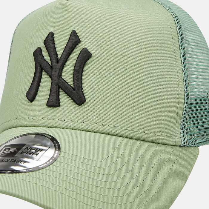 New Era Men's NY Yankees Trucker Cap Green image number 2