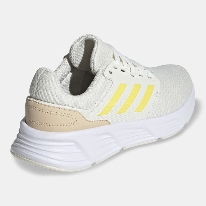 adidas Women's Galaxy 6 Running Shoes Beige image number 2