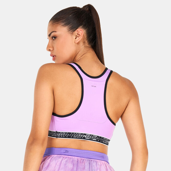 Nike Women's Swoosh On The Run Medium-Support Sports Bra Pink Nike Women's Swoosh On The Run Medium-Support Sports Bra Pink image number 1