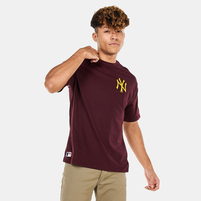 New Era Men's League Essentials New York Yankees Oversized T-Shirt Purple New Era Men's League Essentials New York Yankees Oversized T-Shirt Purple image number 0