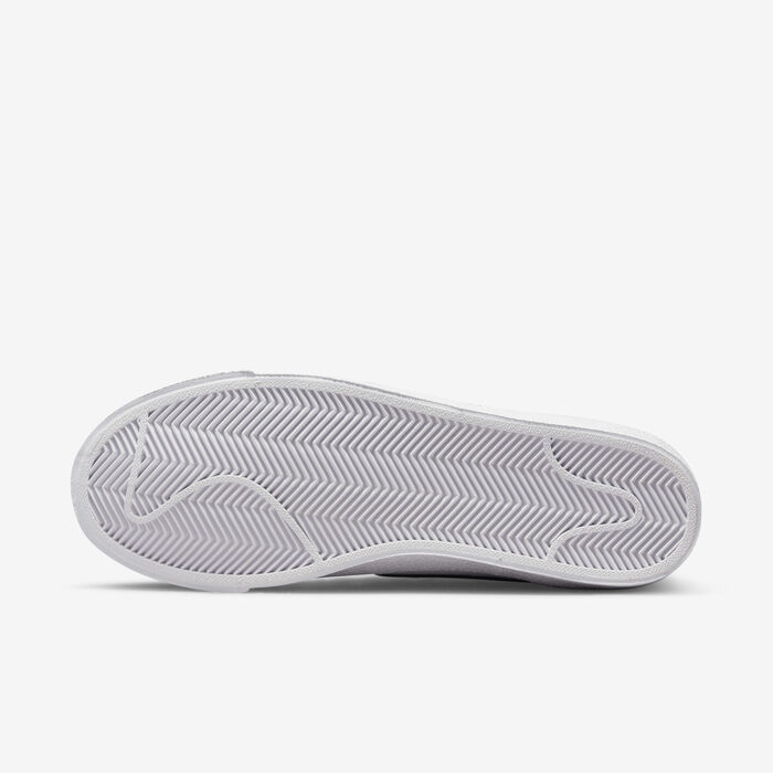 Nike Women's Blazer Mid '77 Shoes White Nike Women's Blazer Mid '77 Shoes White image number 1