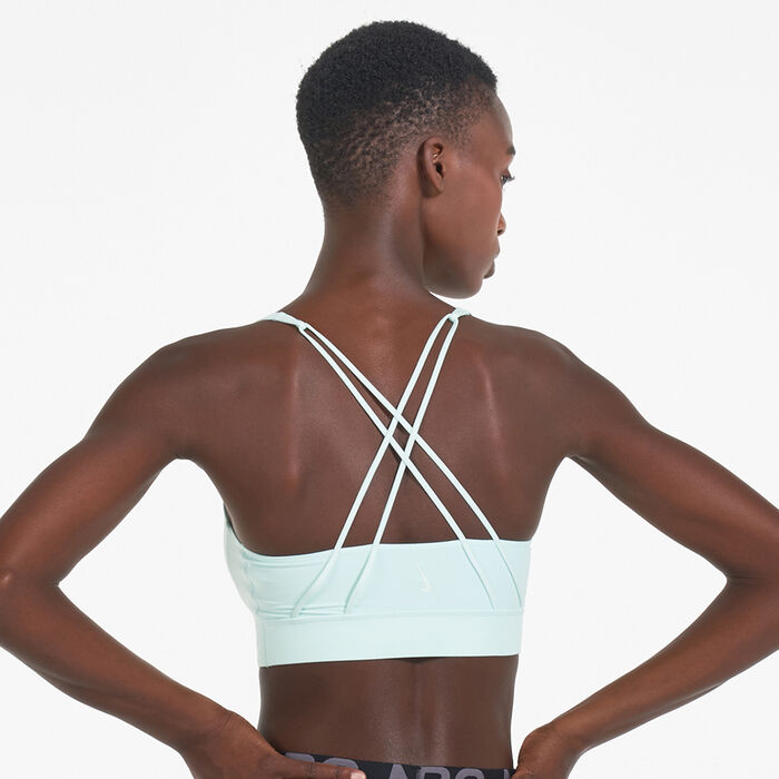 Nike Women's Swoosh Luxe Sports Bra Green image number 1