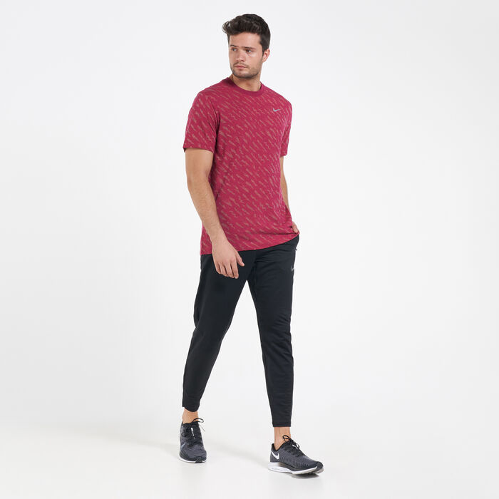 Nike Men's Dri-FIT Defect Burnout Windrunner T-Shirt Red Nike Men's Dri-FIT Defect Burnout Windrunner T-Shirt Red image number 2