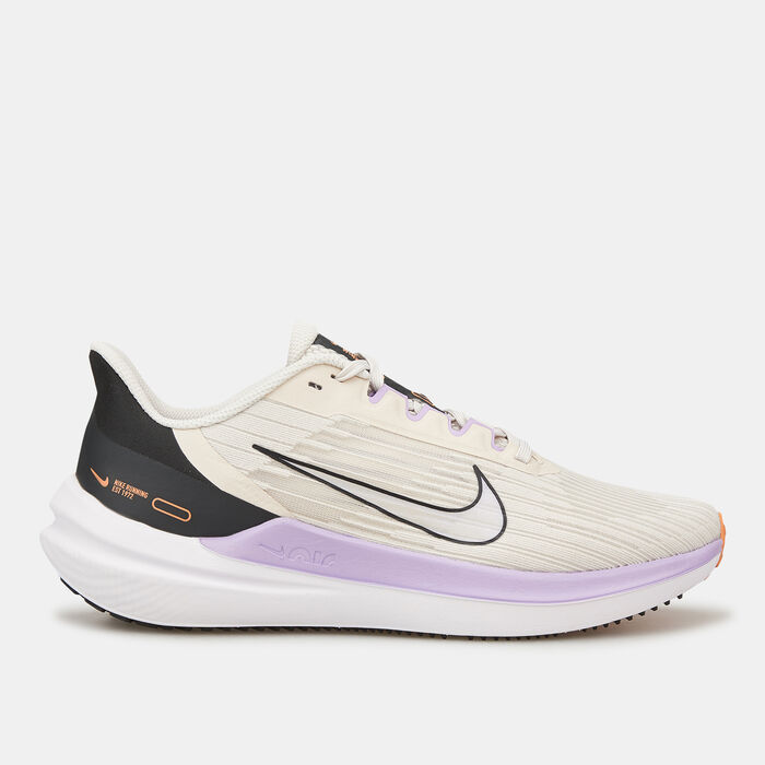 Nike Women's Air Winflo 9 Road Running Shoe Ivory image number 0