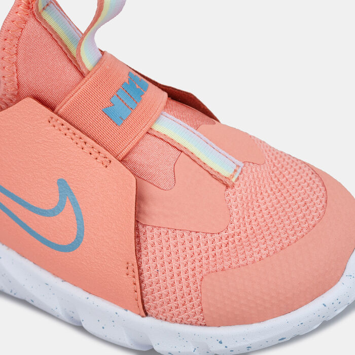 Nike Kids' Flex Runner 2 Shoe (Baby and Toddler) Red image number 4