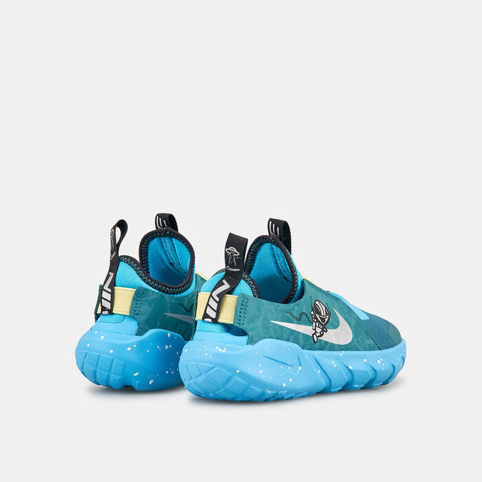 Nike Kids' Flex Runner 2 Shoe (Younger Kids) Green image number 2