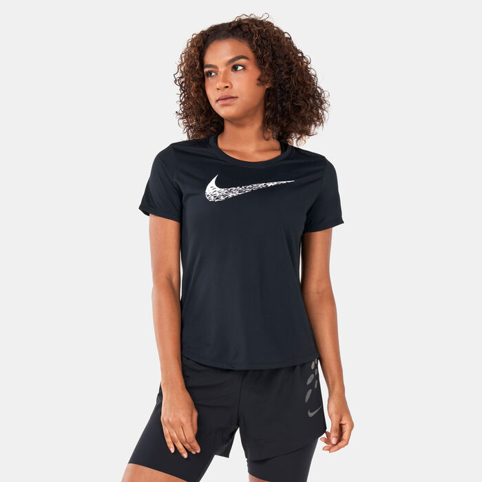 Nike Women's Swoosh Running T-Shirt Black Nike Women's Swoosh Running T-Shirt Black image number 0