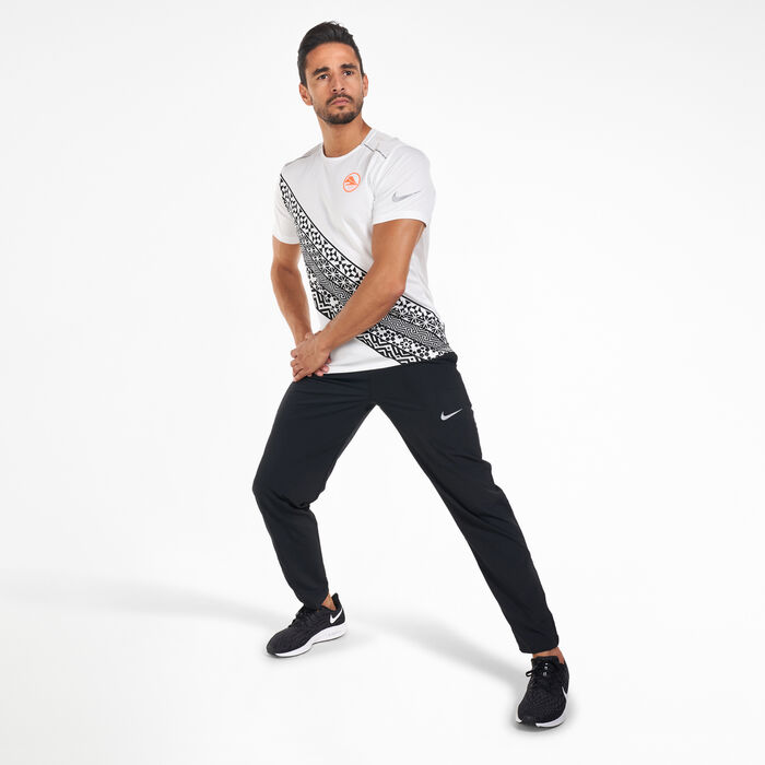Nike Men's Run Stripe Sweatpants Black Nike Men's Run Stripe Sweatpants Black image number 2