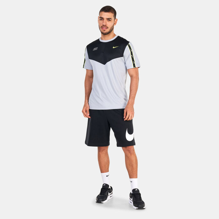 Nike Men's Sportswear Repeat T-Shirt Grey Nike Men's Sportswear Repeat T-Shirt Grey image number 2