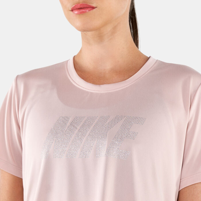Nike Women's DrI-FIT Graphic T-Shirt Pink Nike Women's DrI-FIT Graphic T-Shirt Pink image number 3