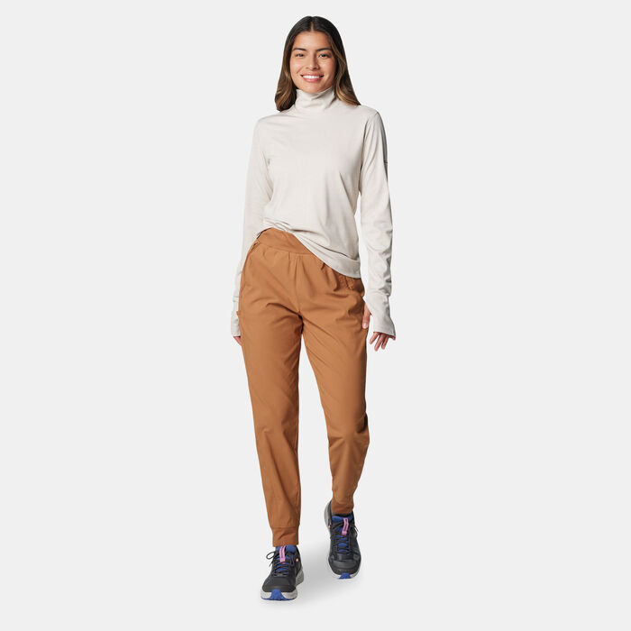 Columbia Women's Boundless Days Turtleneck T-Shirt Beige Columbia Women's Boundless Days Turtleneck T-Shirt Beige image number 2
