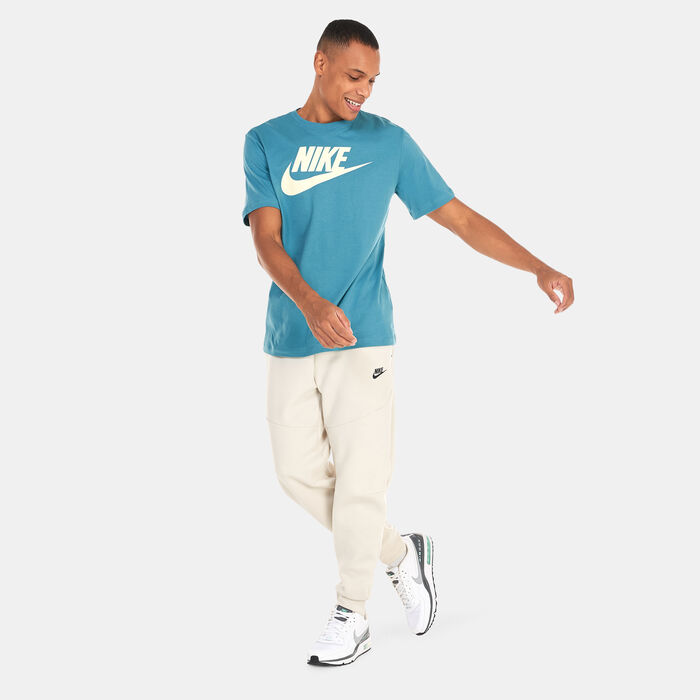 Nike Men's Sportswear Icon Futura T-Shirt Green Nike Men's Sportswear Icon Futura T-Shirt Green image number 2