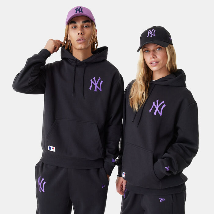 New Era Men's New York Yankees League Essentials Pullover Hoodie Black image number 0