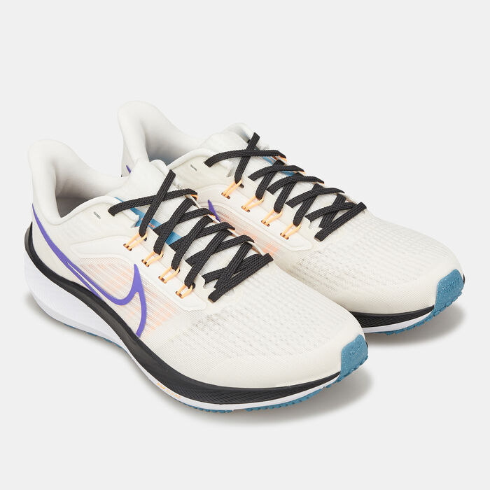 Nike Women's Air Zoom Pegasus 39 Shoe Ivory Nike Women's Air Zoom Pegasus 39 Shoe Ivory image number 1