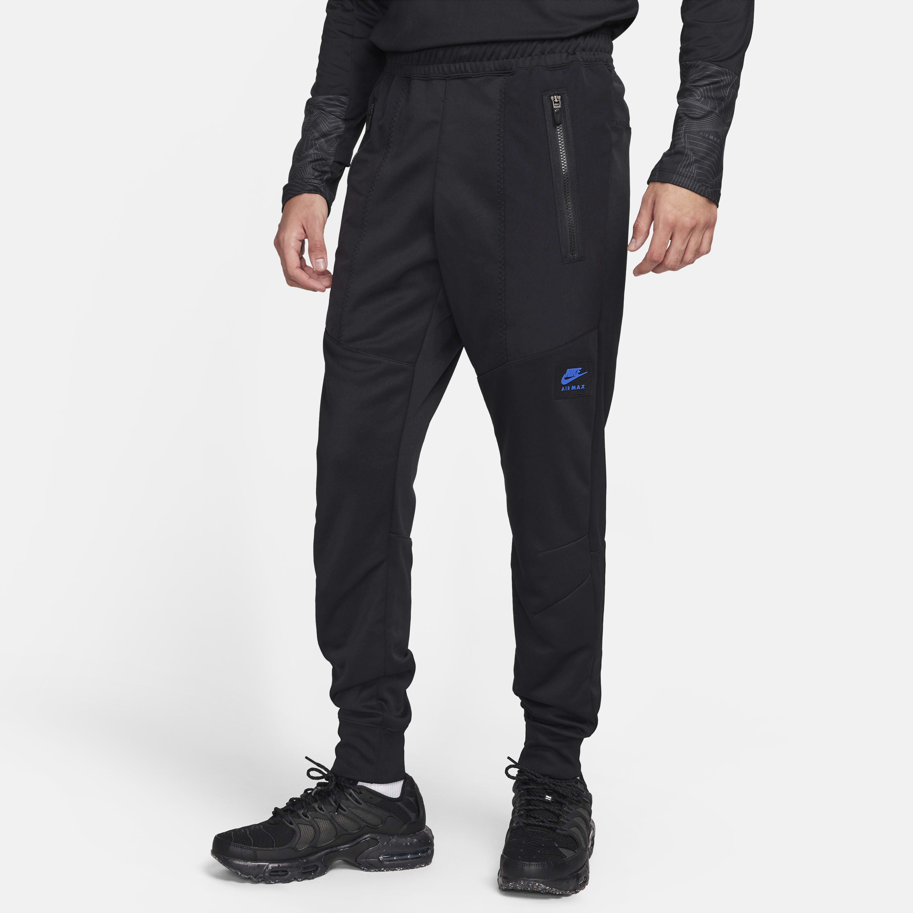 Nike air max joggers black deals