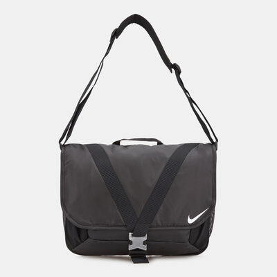 Nike Men's Sportswear Essentials Messenger Bag (17L) Black Nike Men's Sportswear Essentials Messenger Bag (17L) Black