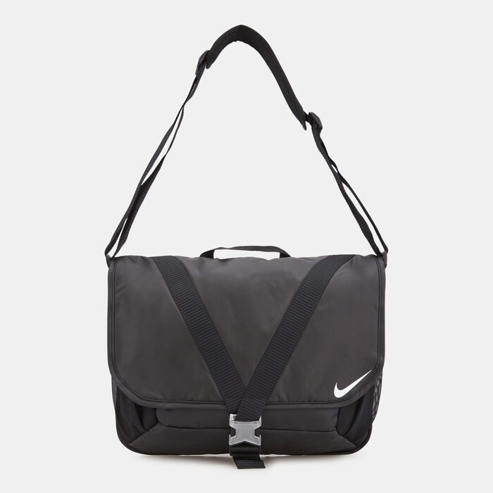 Nike Men's Sportswear Essentials Messenger Bag (17L) Black Nike Men's Sportswear Essentials Messenger Bag (17L) Black image number 0