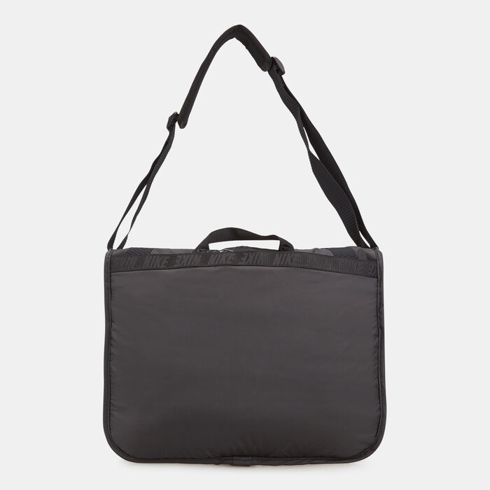 Nike Men's Sportswear Essentials Messenger Bag (17L) Black Nike Men's Sportswear Essentials Messenger Bag (17L) Black image number 1