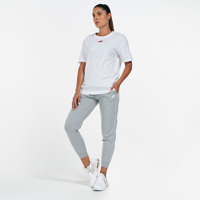 Nike Women's Sportswear Boyfriend Love T-Shirt White Nike Women's Sportswear Boyfriend Love T-Shirt White image number 2