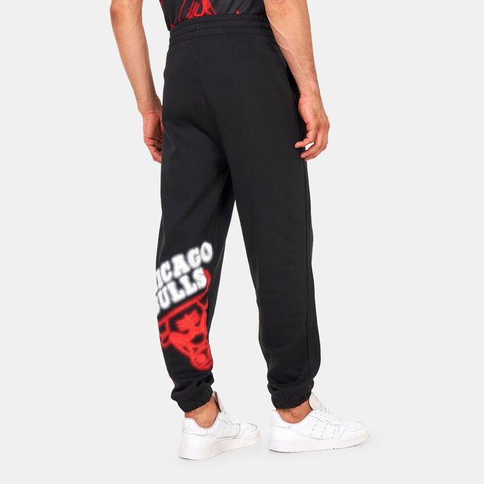 New Era NBA Neon Logo Chicago Bulls Joggers Black New Era NBA Neon Logo Chicago Bulls Joggers Black image number 1