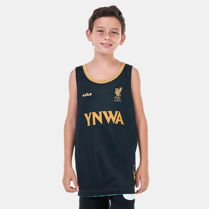 Nike Kids' LeBron x Liverpool F.C. Culture of Basketball Reversible Football Jersey Green image number 3