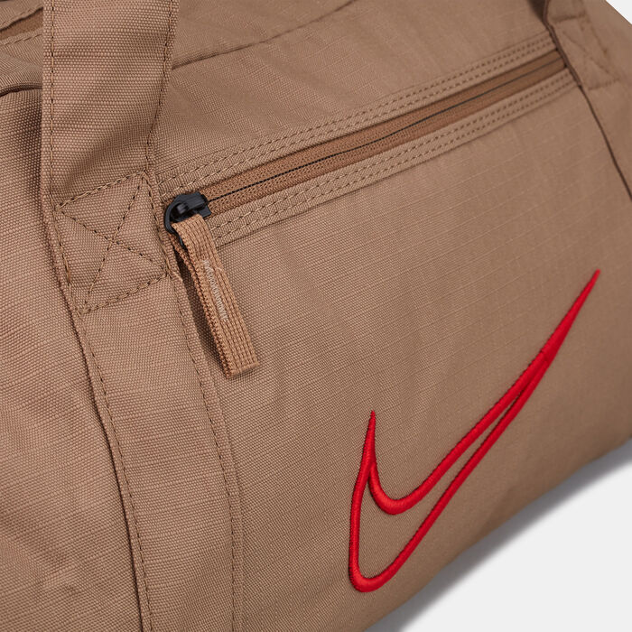 Nike Women's Gym Club Training Duffel Bag (24L) Brown Nike Women's Gym Club Training Duffel Bag (24L) Brown image number 3