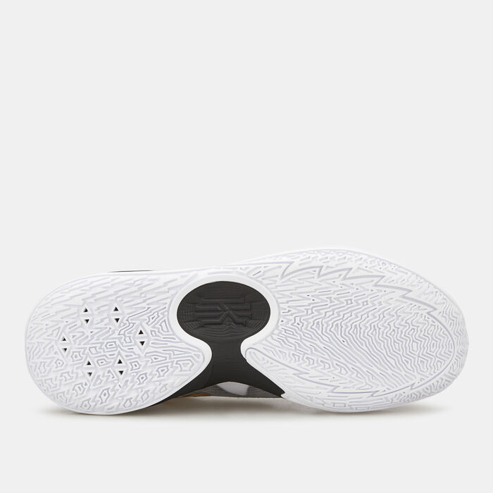 Nike Men's Kyrie Low 5 Jewell Loyd Shoe White Nike Men's Kyrie Low 5 Jewell Loyd Shoe White image number 4