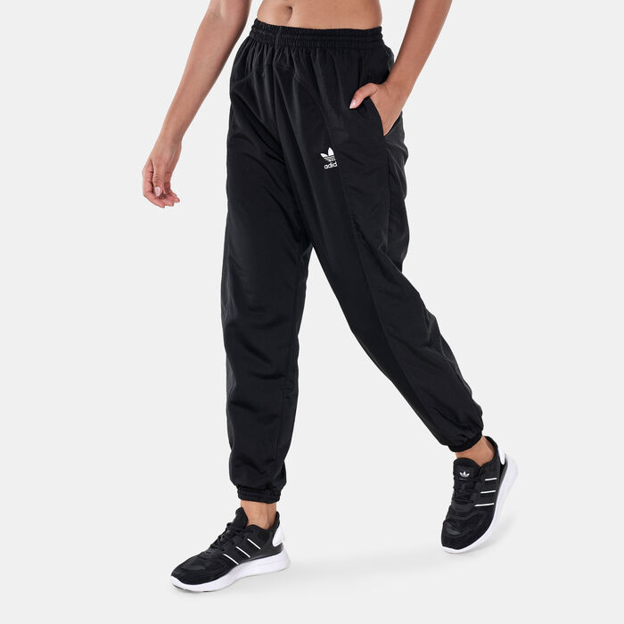 adidas Originals Women's Adicolor Split Trefoil Track Pants Black adidas Originals Women's Adicolor Split Trefoil Track Pants Black image number 0
