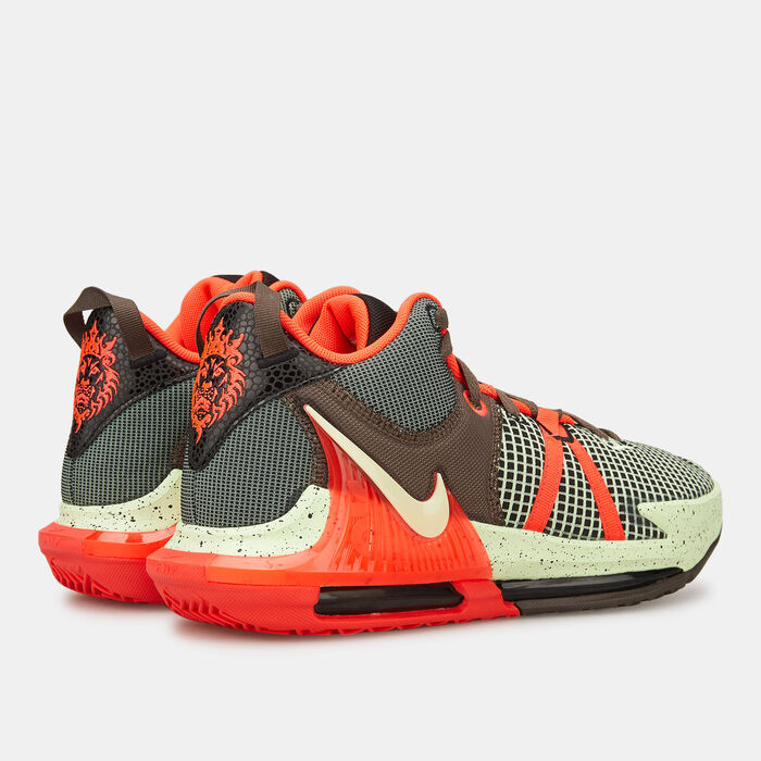 Nike Men's LeBron Witness 7 Basketball Shoe Black image number 2