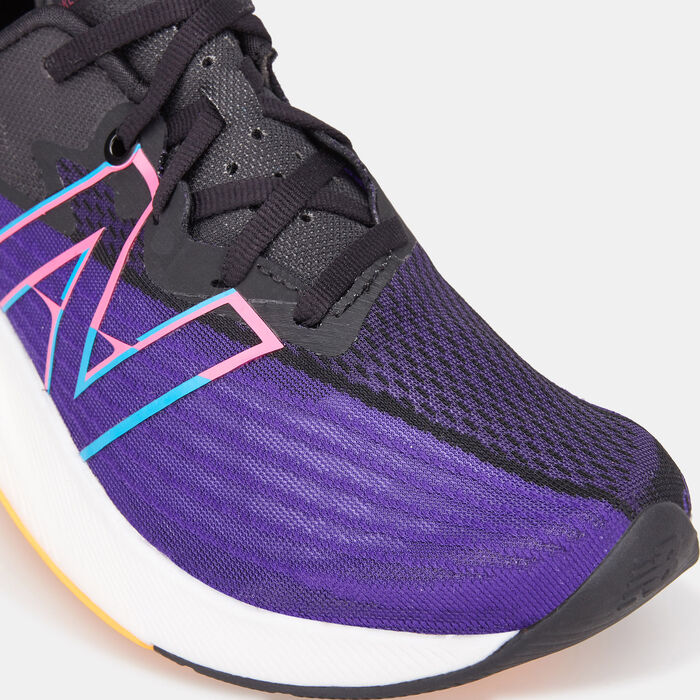 New Balance Women's FuelCell Rebel V2 Shoe Blue New Balance Women's FuelCell Rebel V2 Shoe Blue image number 4